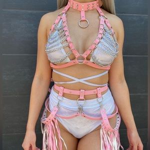 Pink Harness set from Ravewonderland
